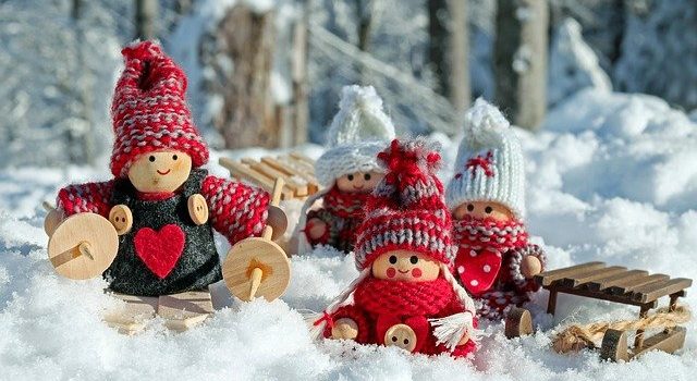 Wrap up in Winter Dolls dressed up for the snow